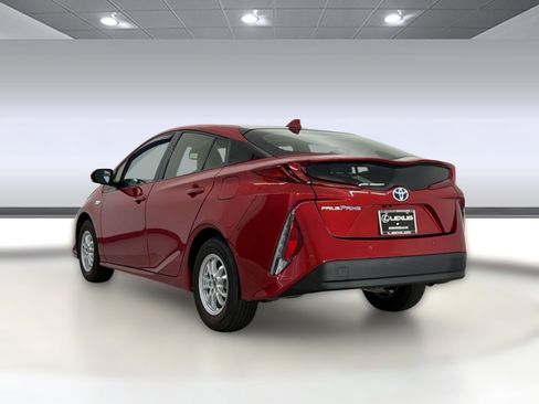 Used 2017 Toyota Prius Prime Advanced FWD image 3