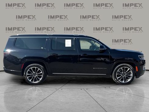 Used 2024 Jeep Wagoneer L Series III w/ Premium Group I AWD/4WD image 6