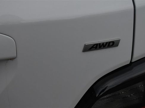 Used 2023 Hyundai Kona SEL AWD/4WD image 5