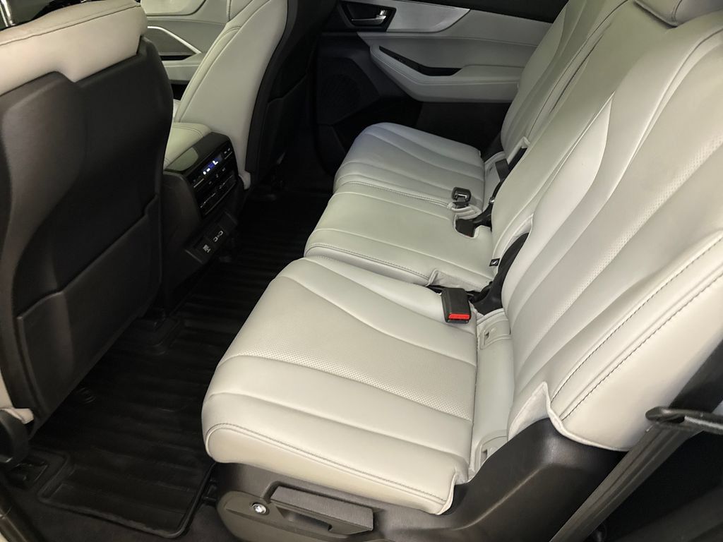Used 2024 Acura MDX w/ Technology Package AWD/4WD image 18