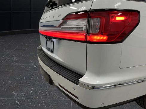 Used 2020 Lincoln Navigator L Reserve w/ Luxury Package image 37