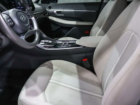 Used 2021 Hyundai Sonata SEL w/ Preferred Accessory Package FWD image 17
