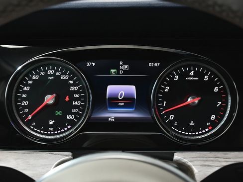 Used 2019 Mercedes-Benz E 450 4MATIC Cabriolet image 41