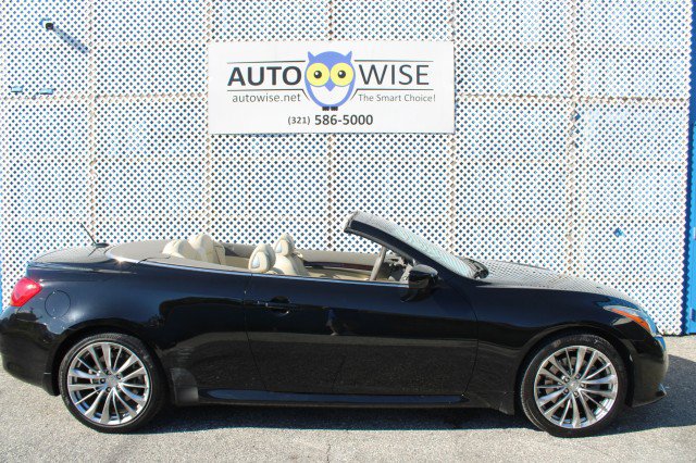 Used 2011 INFINITI G37 Convertible w/ Premium Pkg RWD image 2