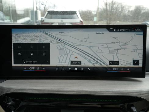 New 2025 BMW 330i xDrive Sedan w/ Premium Package image 18