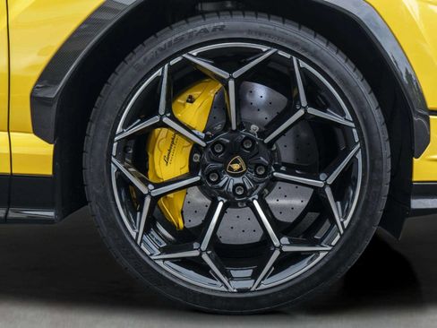 Used 2024 Lamborghini Urus Performante AWD/4WD image 12