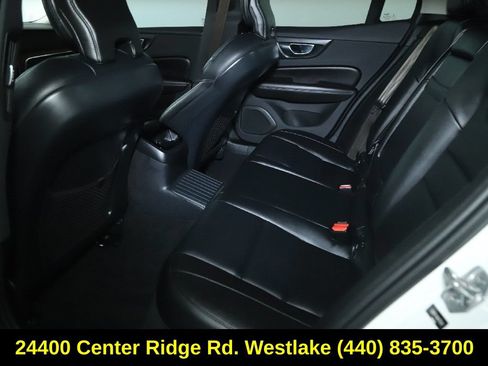 Used 2022 Volvo S60 T8 R-Design Expression AWD/4WD image 14