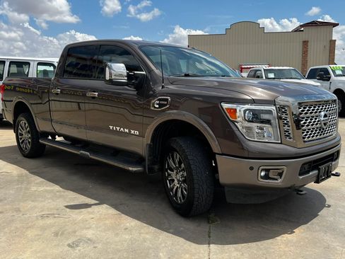 Used 2018 Nissan Titan Platinum Reserve w/ Platinum Utility Package AWD/4WD image 3