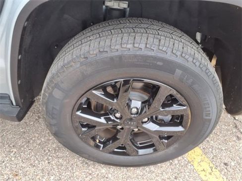 Used 2021 Jeep Grand Cherokee L Limited image 16