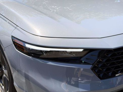 Used 2023 Honda Accord Sport image 9