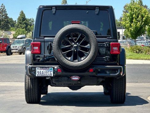 Used 2021 Jeep Wrangler Unlimited Sahara AWD/4WD image 5