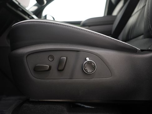 Used 2025 Buick Enclave Avenir w/ Super Cruise Package image 24