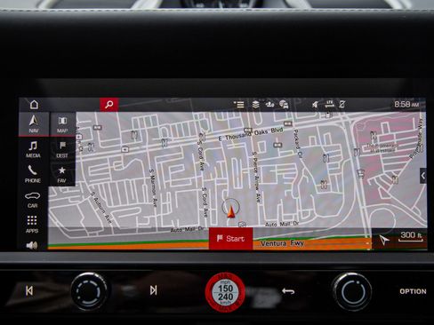Certified 2026 Porsche Macan AWD/4WD image 13
