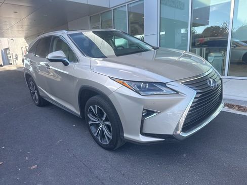 Used 2018 Lexus RX 450hL Premium w/ Premium Package image 2