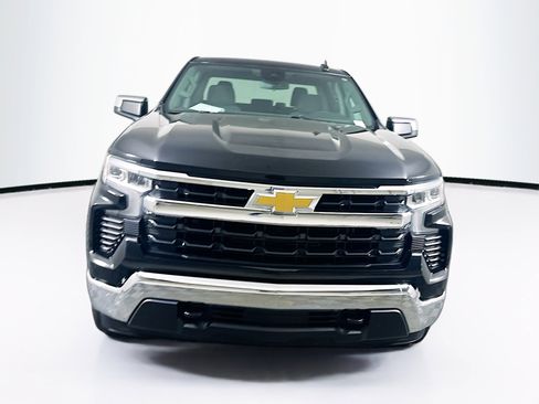 Used 2022 Chevrolet Silverado 1500 LT image 2