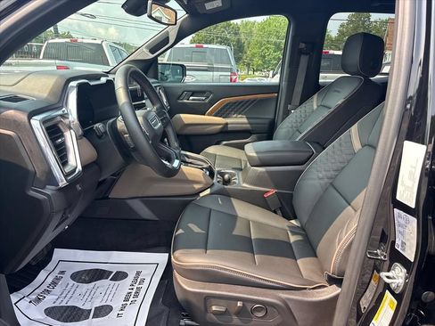 Used 2025 GMC Canyon Denali w/ LPO, Denali Black Edition AWD/4WD image 23