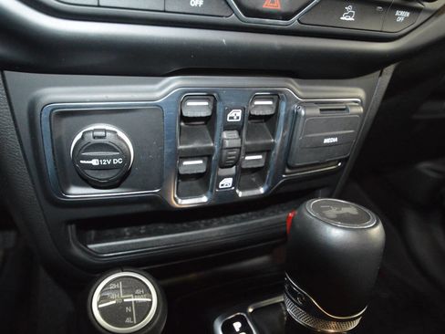 Used 2023 Jeep Wrangler Unlimited Sahara w/ Cold Weather Group image 33