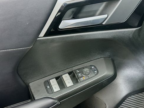 Used 2024 Mitsubishi Outlander SE FWD image 15