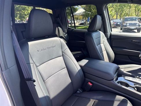 Certified 2025 Honda Ridgeline Black Edition image 28