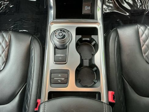 Used 2024 Ford Edge Titanium w/ Equipment Group 301A AWD/4WD image 17