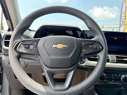 Used 2024 Chevrolet TrailBlazer LS FWD image 23