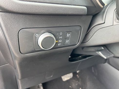 Certified 2020 Ford Escape SE image 3