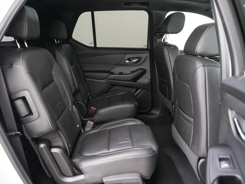 Used 2023 Chevrolet Traverse LT w/ LT Premium Package AWD/4WD image 13