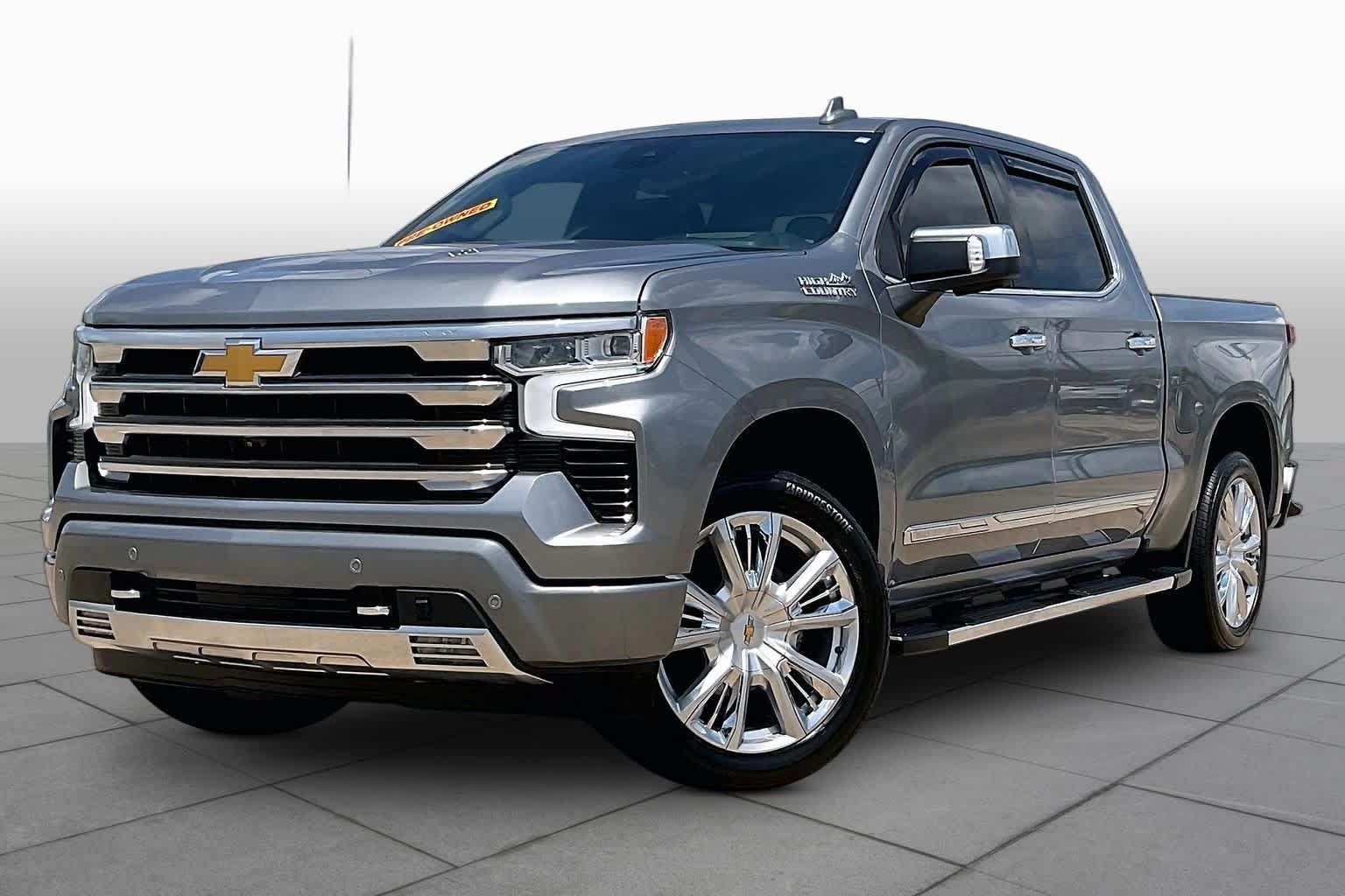 Used 2023 Chevrolet Silverado 1500 High Country w/ High Country Premium Package AWD/4WD image 2