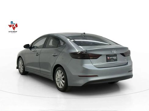 Used 2017 Hyundai Elantra SE FWD image 4