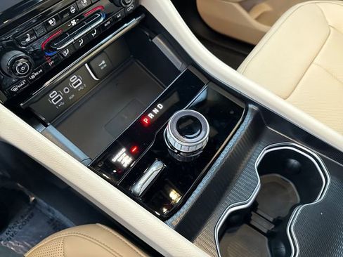 New 2025 Jeep Grand Cherokee Limited w/ Luxury Tech Group II AWD/4WD image 27