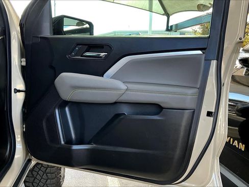 Used 2024 Chevrolet Colorado ZR2 w/ Technology Package image 22