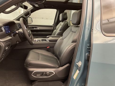 New 2026 Jeep Grand Wagoneer 4WD image 19