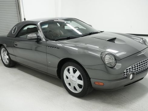 Used 2003 Ford Thunderbird RWD image 3