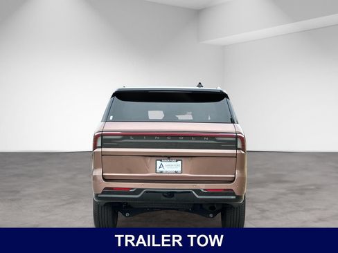 Used 2025 Lincoln Navigator Black Label AWD/4WD image 5