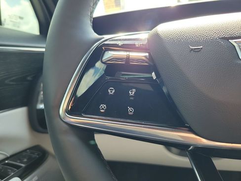 Used 2024 Cadillac Lyriq Sport AWD/4WD image 24