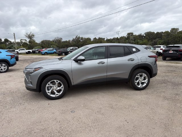 New 2026 Chevrolet Trax LS w/ LS Convenience Package FWD image 3