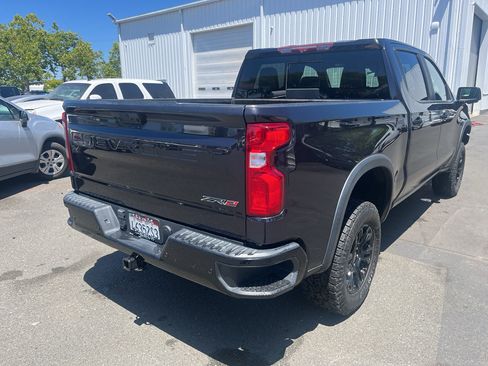 Used 2023 Chevrolet Silverado 1500 ZR2 w/ Technology Package AWD/4WD image 5