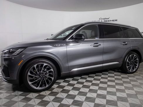 Used 2025 Lincoln Aviator Reserve w/ Equipment Group 201A image 5