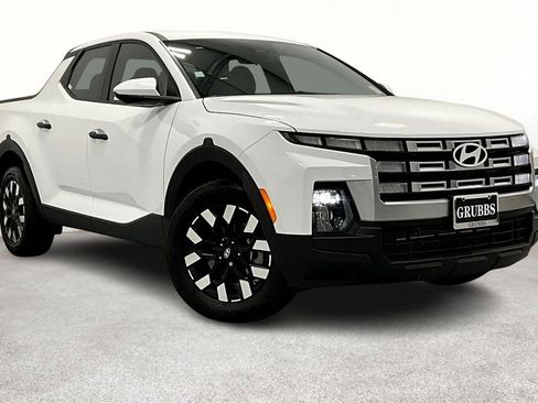 Used 2025 Hyundai Santa Cruz SE image 1