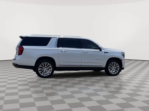 Used 2022 GMC Yukon XL Denali AWD/4WD image 9