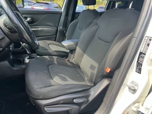 Used 2016 Jeep Renegade 75th Anniversary FWD image 26