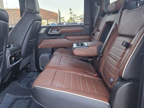 Used 2025 GMC Sierra 2500 Denali Ultimate w/ Max Trailering Package image 17