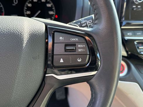 Certified 2025 Honda Odyssey EX-L image 9