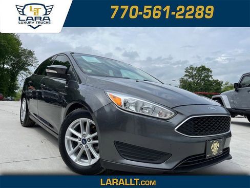 Used 2018 Ford Focus SE w/ Cold Weather Package FWD image 1