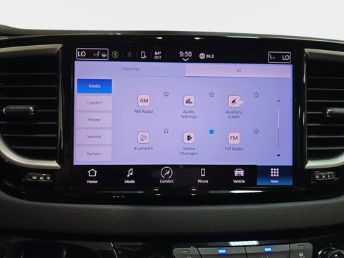 Used 2023 Chrysler Pacifica Touring-L FWD image 18
