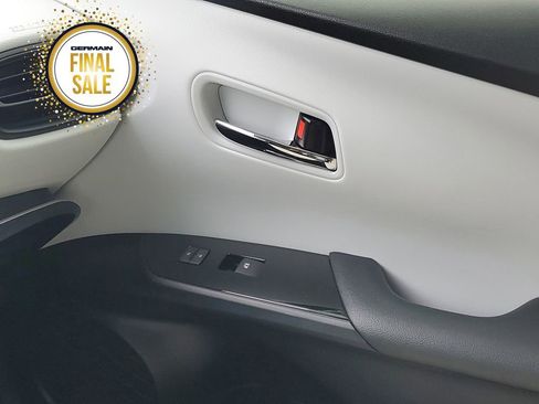 Certified 2018 Toyota Prius Two image 24