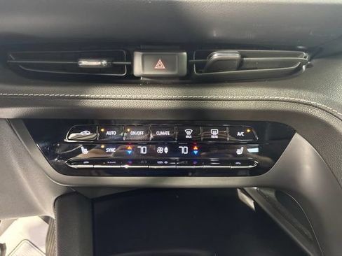 Used 2021 Buick Envision Preferred AWD/4WD image 7
