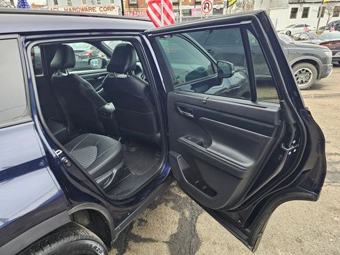 Used 2021 Toyota Highlander XSE image 12
