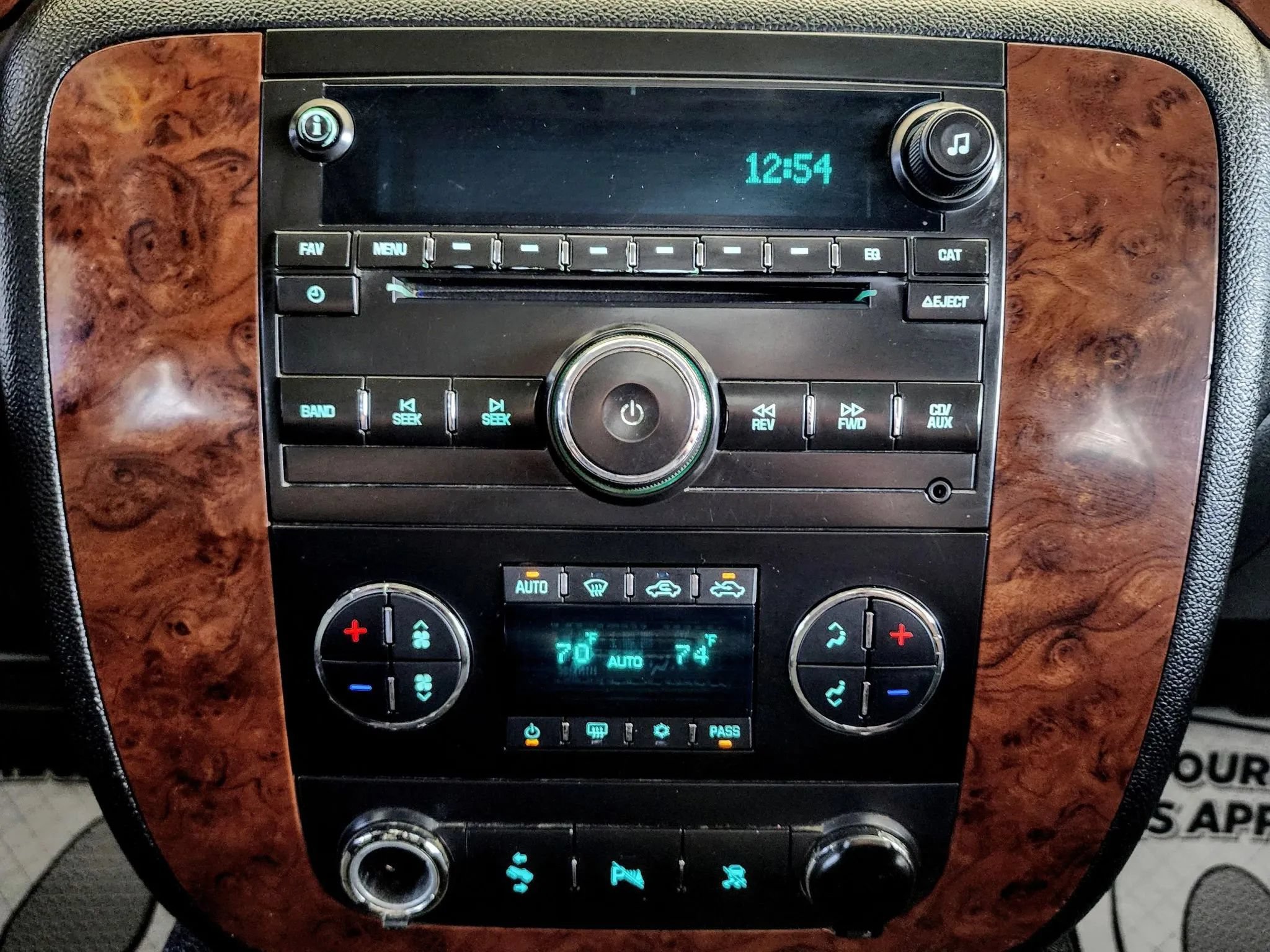 Used 2010 Chevrolet Silverado 2500 LTZ AWD/4WD image 11