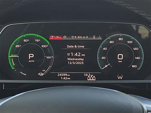 Used 2024 Audi Q8 e-tron Premium Plus image 19